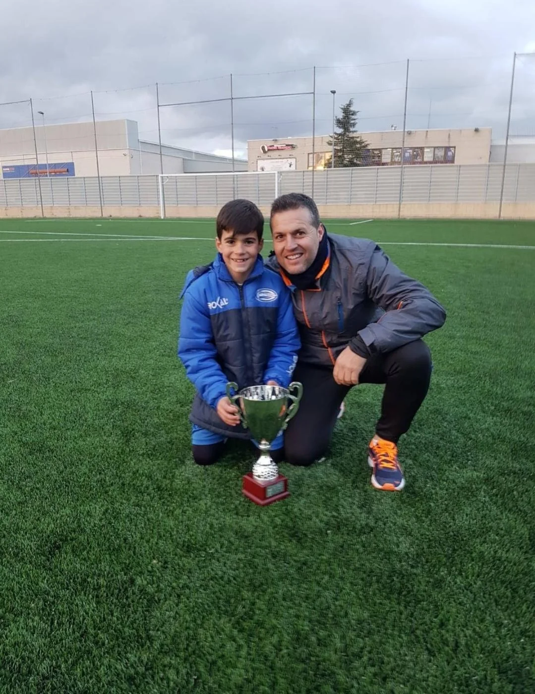 Álvaro Lezcano en sus inicios en la cantera de la UD La Poveda