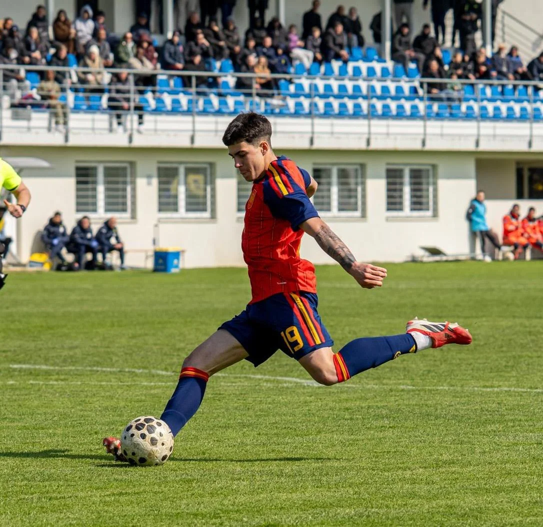 Álvaro Lezcano en partido con la Selección Española